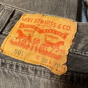 LIKE NEW LEVIS